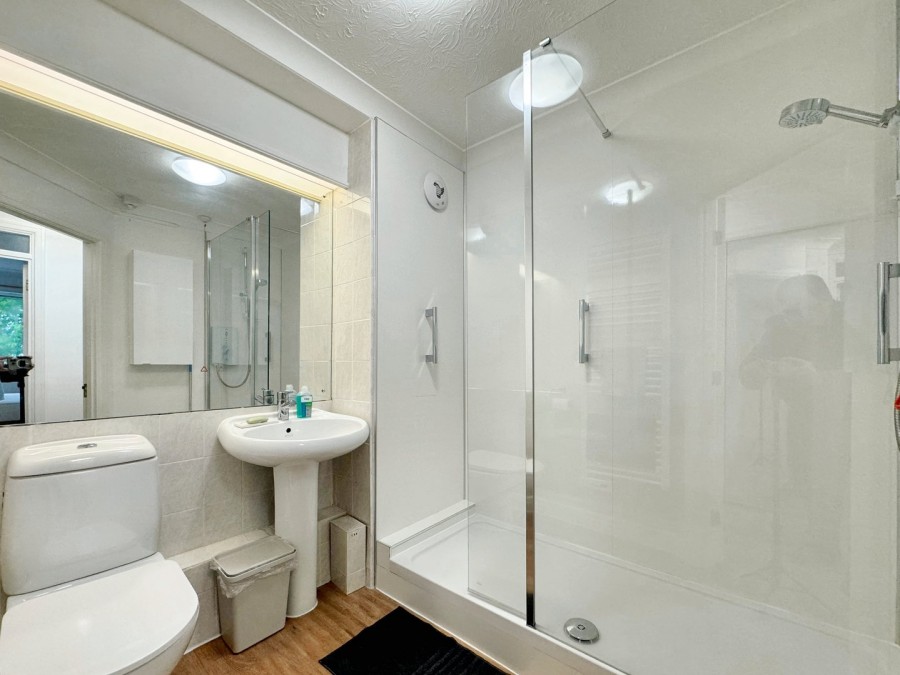 Images for Victoria Road, Wilmslow, Cheshire EAID:991598241 BID:6255520