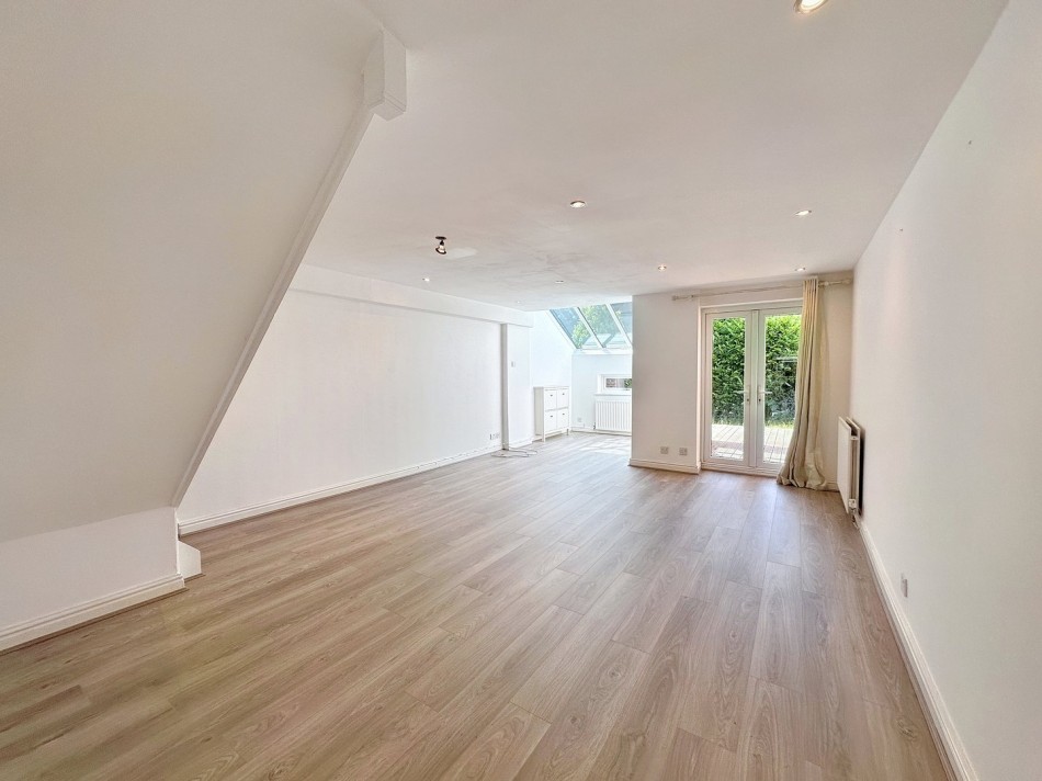 Images for Clarence Court, Wilmslow, Cheshire EAID:991598241 BID:6255520