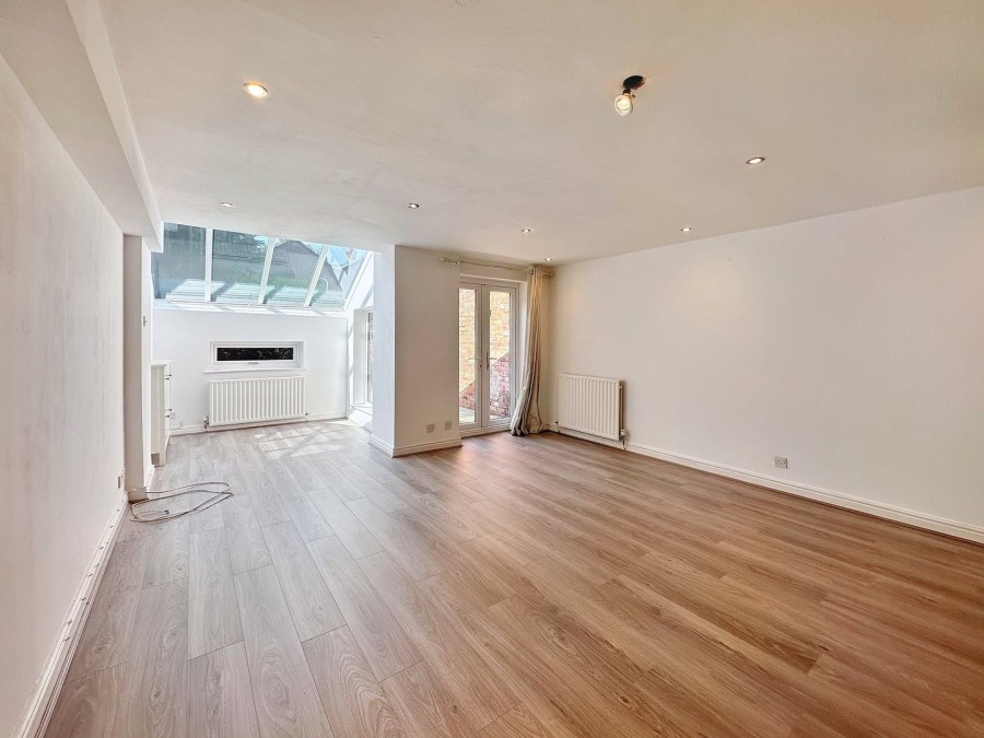 Images for Clarence Court, Wilmslow, Cheshire EAID:991598241 BID:6255520