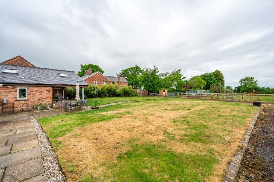 Images for Sutton, Macclesfield, Cheshire EAID:991598241 BID:6255520