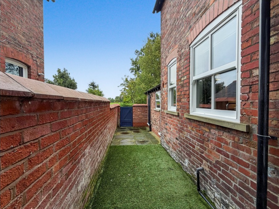 Images for Heyes Lane, Alderley Edge, Cheshire EAID:991598241 BID:6255520