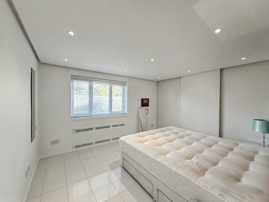 Images for Heyes Lane, Alderley Edge, Cheshire EAID:991598241 BID:6255520