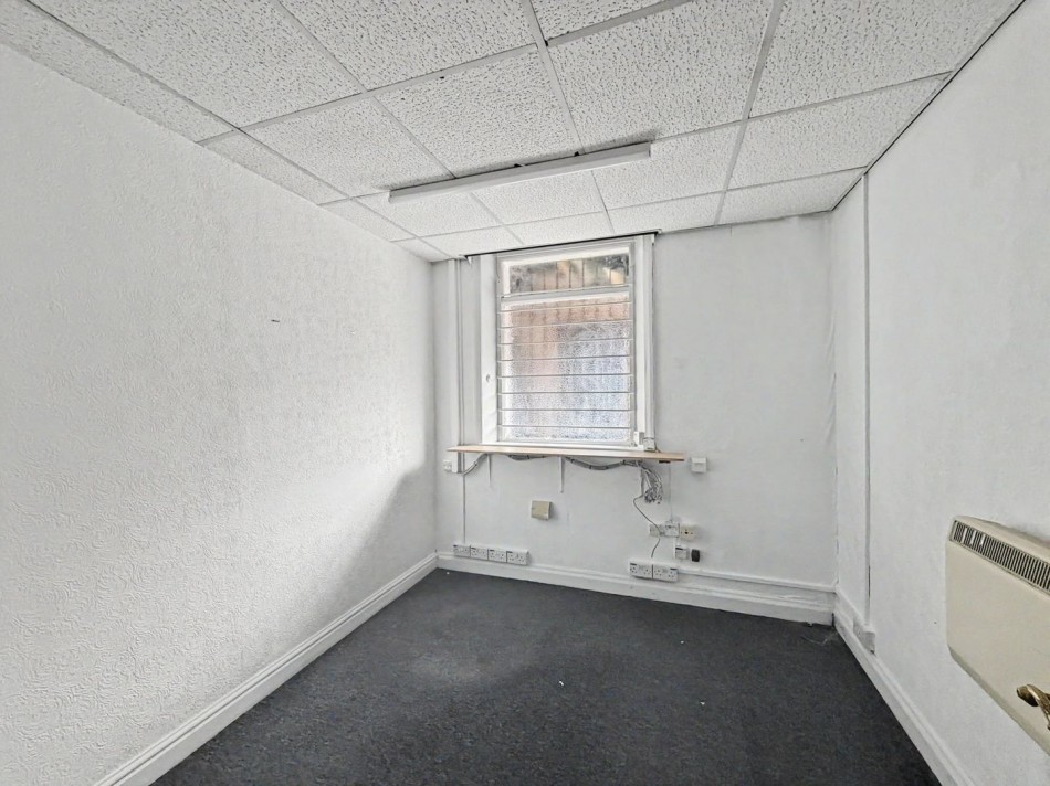 Images for Allport Lane Precinct, Wirral, Merseyside EAID:991598241 BID:6255520